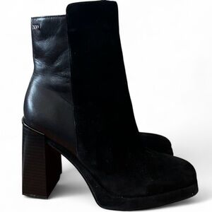 DKNY Felice Leather and Suede Square Toe Platform Ankle Boots Size 7.5